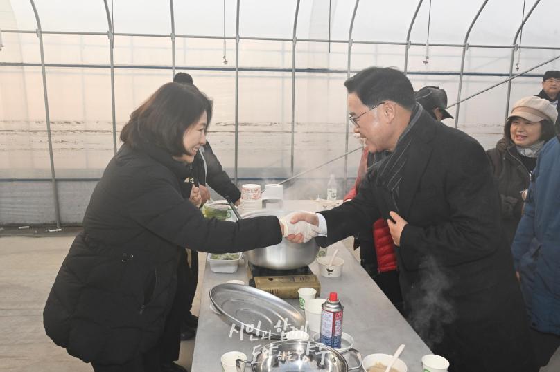 두류 공공비축 수매 현장 방문 의 사진