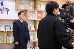 헬로비전 인터뷰 사진